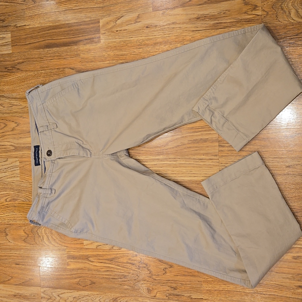 Men's Aeropostale slim straight 30x32 chinos